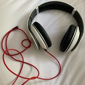 Studio Beats By Dr Dre